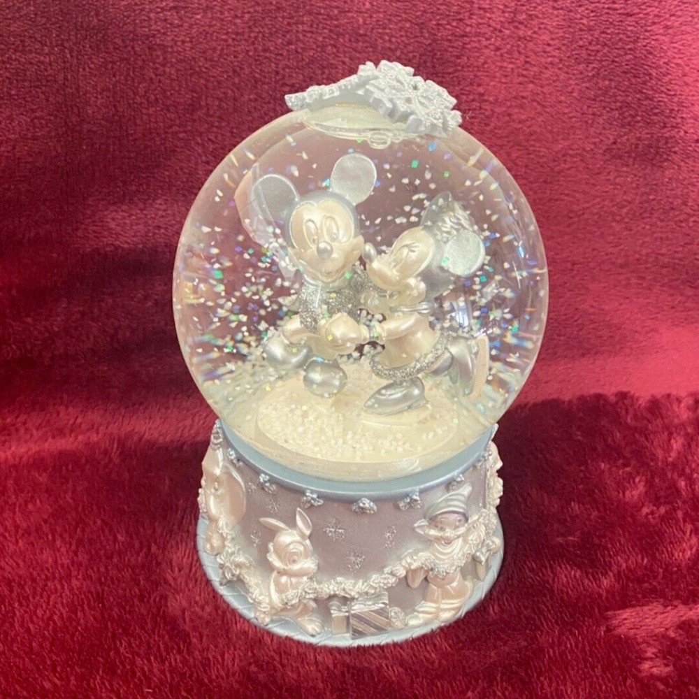 Special Edition Mickey And Minnie Skating Silver Snow Globe Disney Store 2002